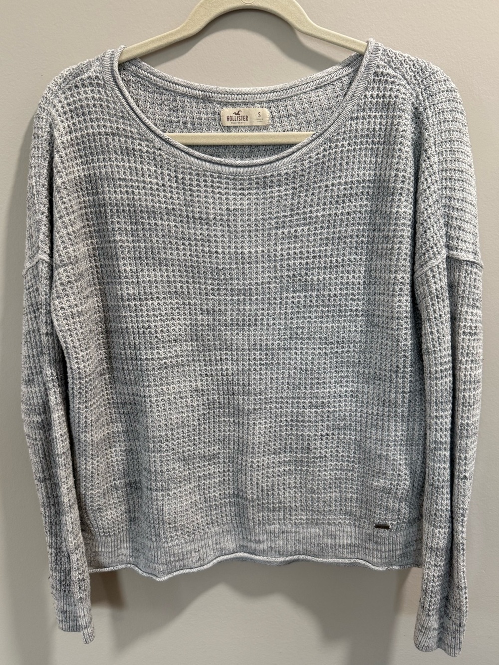 Hollister Light Gray Waffle Knit Scoop Neck Sweater